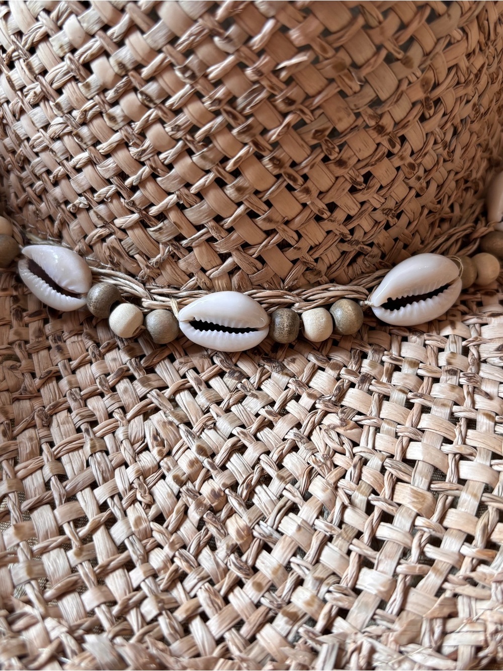 Tommy Bahama Natural Straw Hat with Shell Bead Trim with Lilly Pulitzer Sunglass - Picture 3 of 9